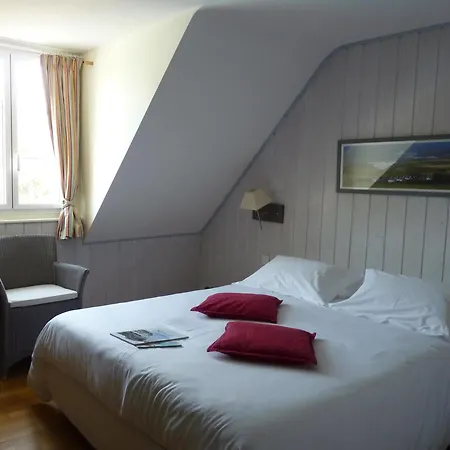 La Desirade - Hotel, & Restaurant 3* בנגור